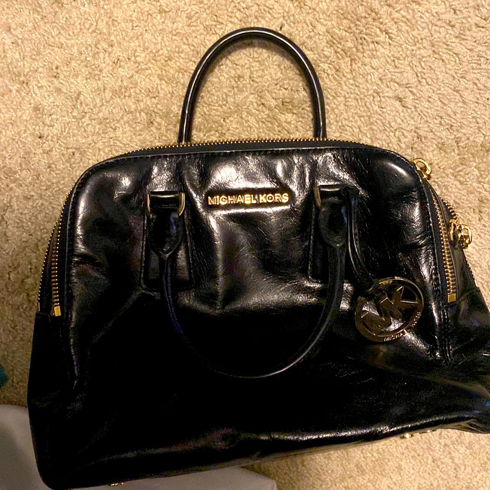 Michael Kors black bag three zippers excellent condition
